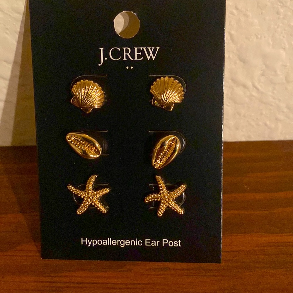 J Crew hypoallergenic seashell earrings. Color: Gold. Brand New/Original pkg
